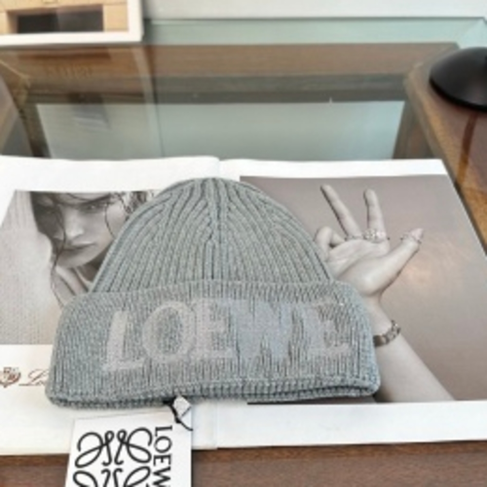 🤍LOEWE🤍Light Grey Ribbed Knit Beanie Tonal Embroidered Logo